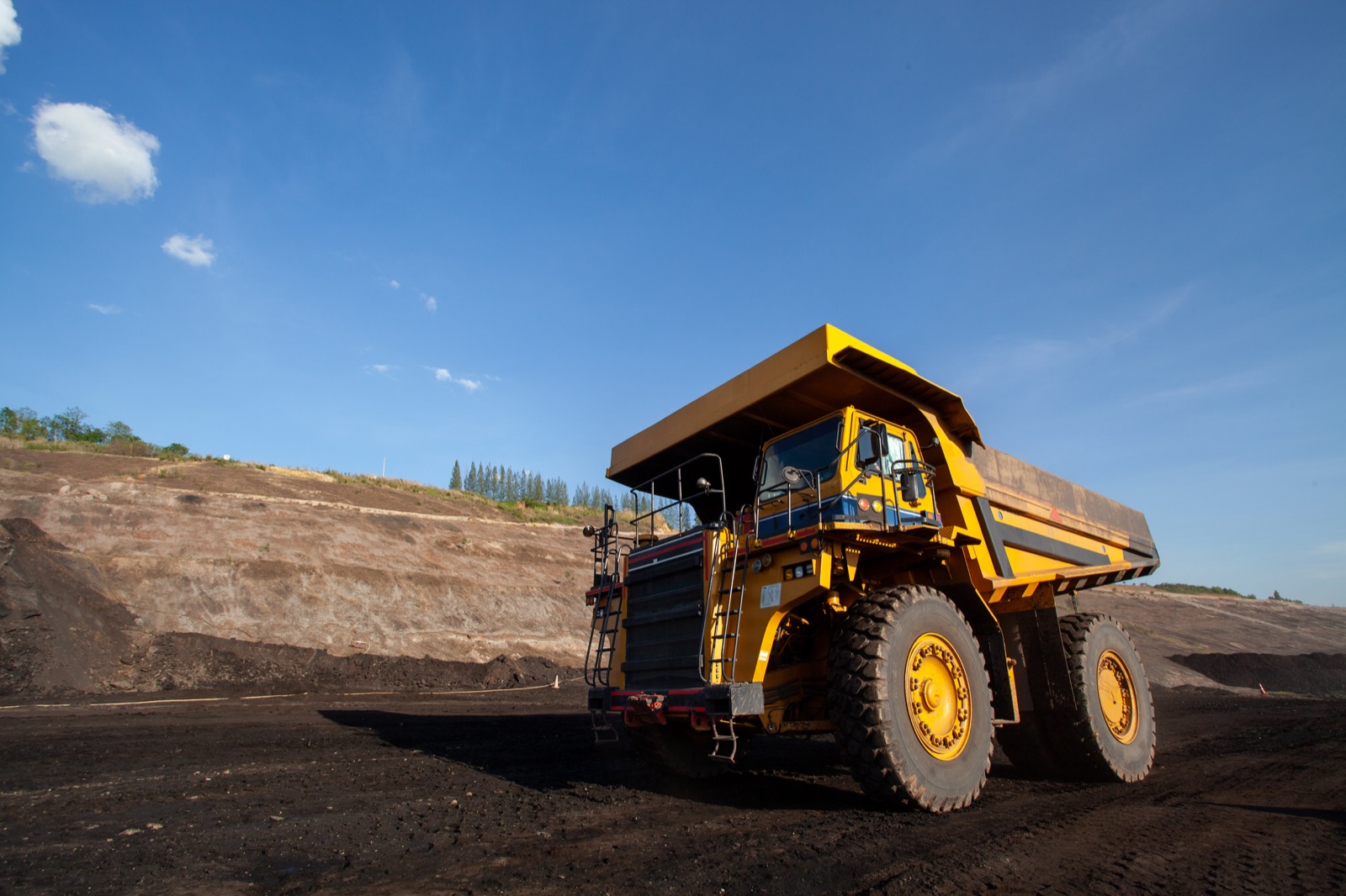 Mining Trucks & Heavy Duty – integrated thermal and cooling system design