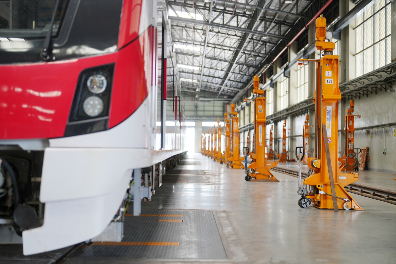Rail & Special Vehicles – key engineering challenges and field applications