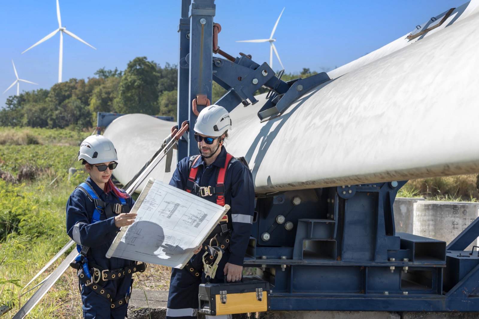 Wind Power – key engineering challenges and field applications